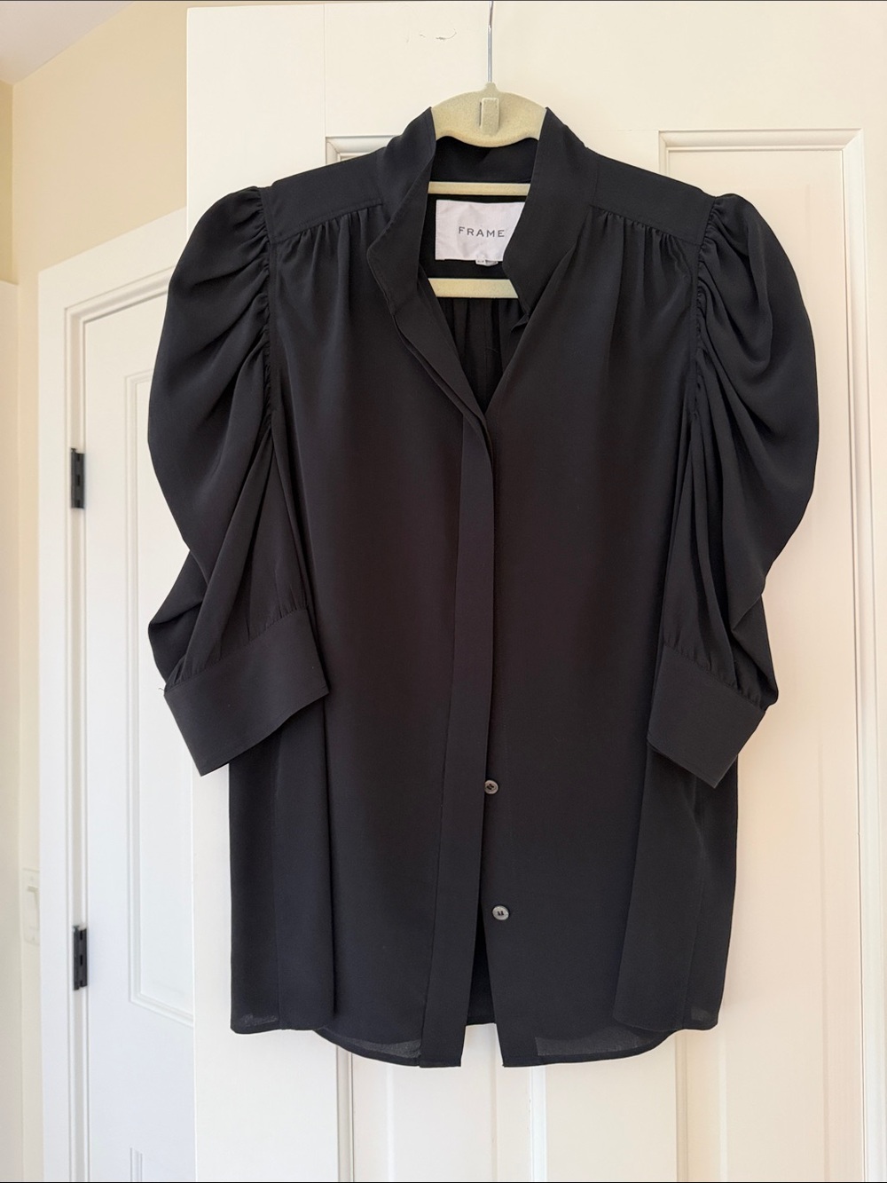 Frame 100% Silk Black Puff-Sleeve Button-Front Blouse